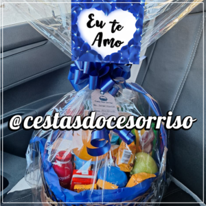 Cesta de Café da Manhã "Eu te Amo"